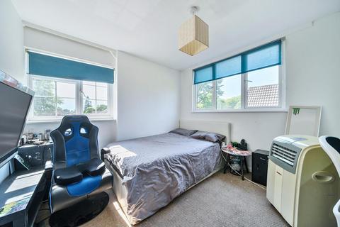 21 Barn Close, Camberley, GU15 2HW