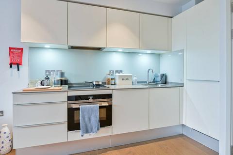 1 bedroom flat to rent, Elephant Road, Elephant and Castle, London, SE17