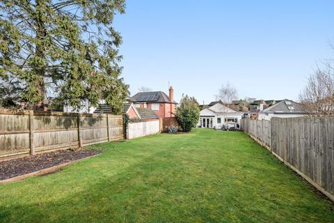 4 bedroom detached bungalow for sale, Station Road, Fernhill Heath, Worcester, WR3 7UJ