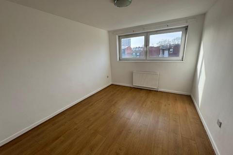 2 bedroom flat to rent, Mellington Court, Bethnal Road