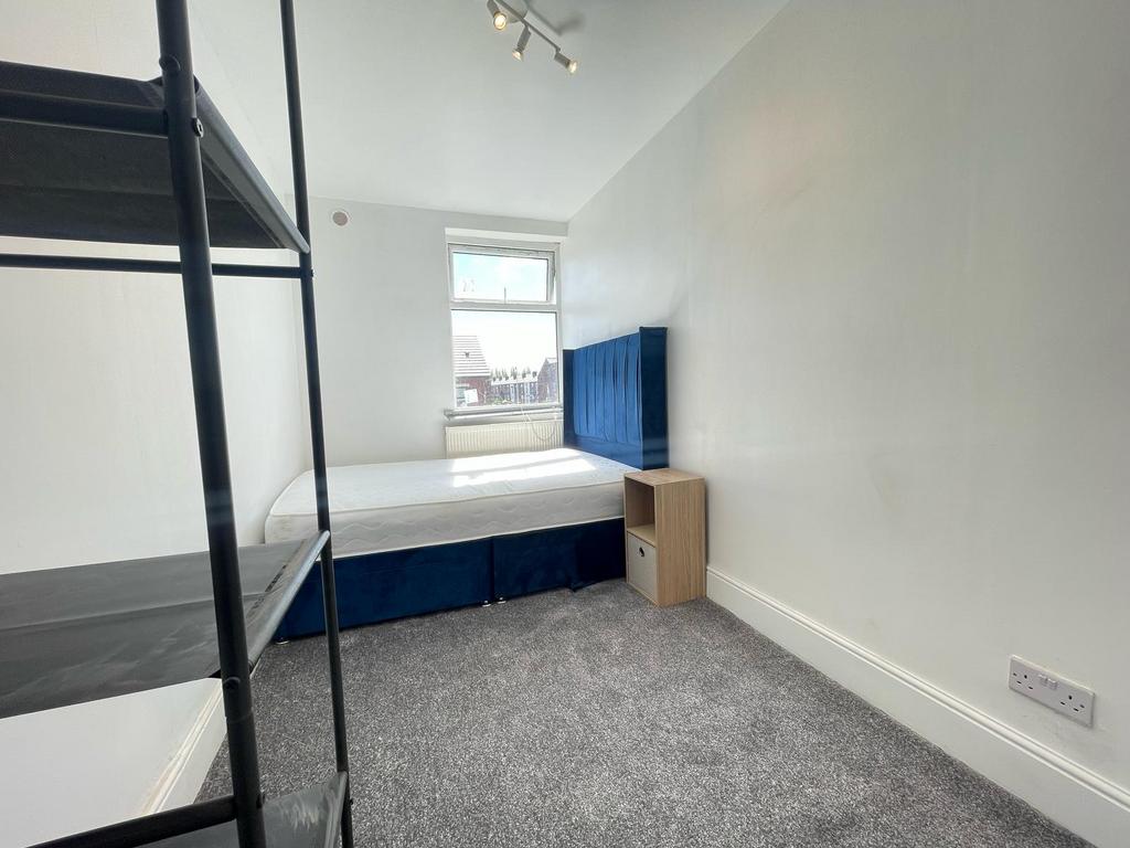 House in Salford, Greater Manchester - View 4