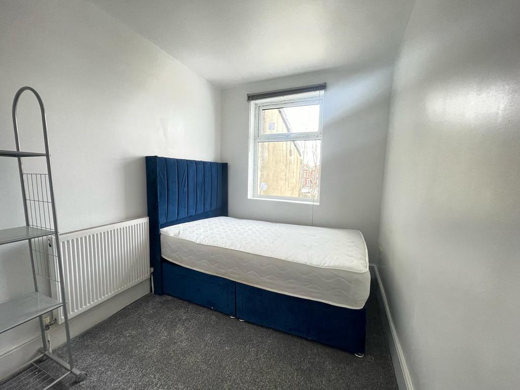 House in Salford, Greater Manchester - View 6