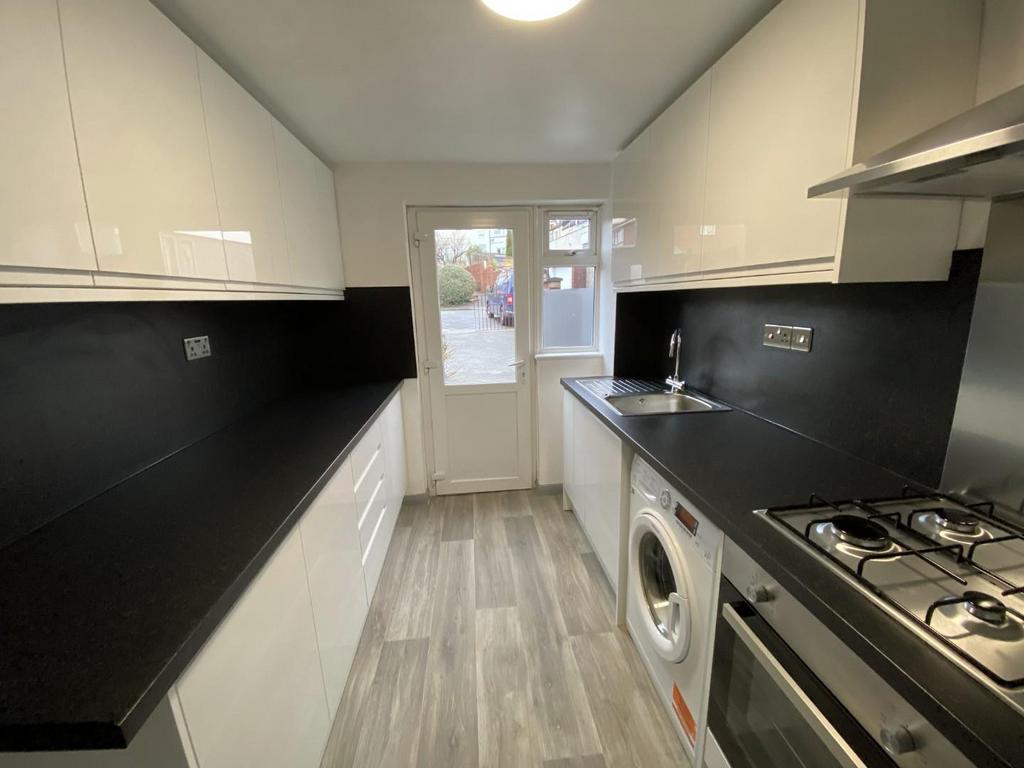 38 Penfield Road - Kitchen.jpg