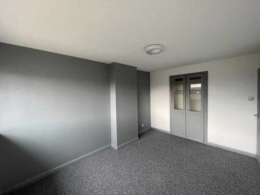 38 Penfield - Bed 1.jpg