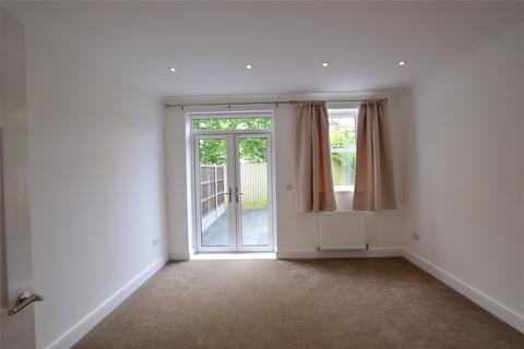 2 bedroom semi-detached house to rent, Kensington Mews, Goods Station Road TN1