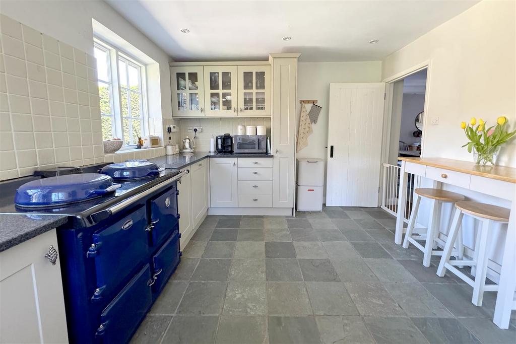 Kitchen-2.jpg