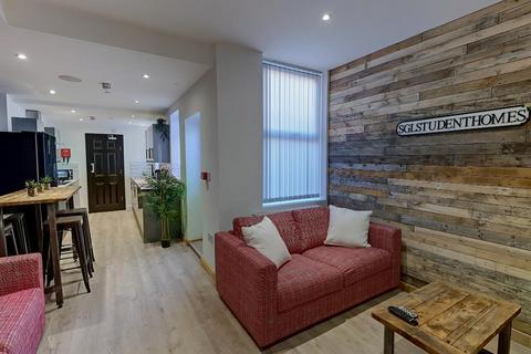 4 bedroom terraced house to rent, Byron Street, Eccles M30