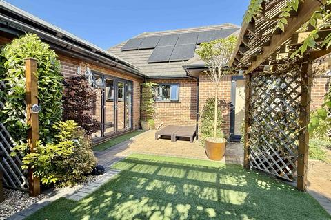 4 bedroom detached house for sale, Linbrook Court, Ringwood, BH24