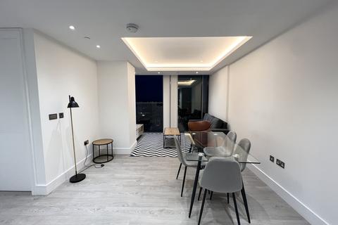 2 bedroom flat for sale, Carrara Tower, London EC1V