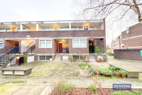 3 bedroom duplex to rent, Broxwood Way, Primrose Hill