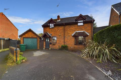 3 bedroom detached house for sale, Finch Close, Swadlincote DE11