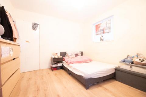 undefined, Pinner Grove, Pinner HA5