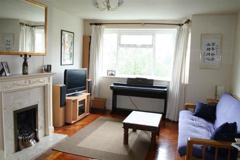 2 bedroom maisonette to rent, Craufurd Rise, Maidenhead