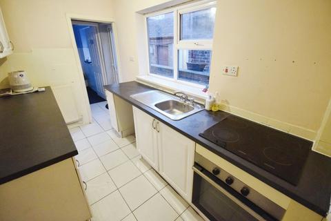 2 bedroom terraced house to rent, Scotia Road, Burslem