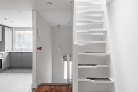 2 bedroom apartment to rent, Earlham Street, Seven Dials WC2