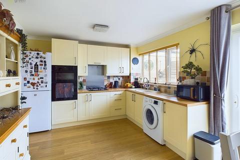 6 Fir Tree Close, Tamworth, B79 8NL