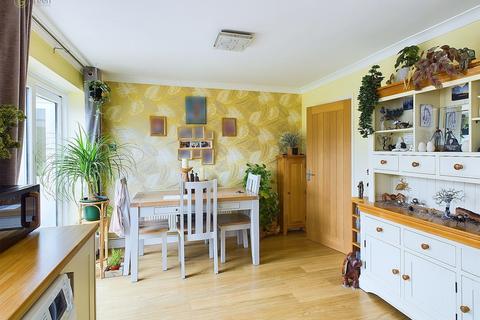 6 Fir Tree Close, Tamworth, B79 8NL
