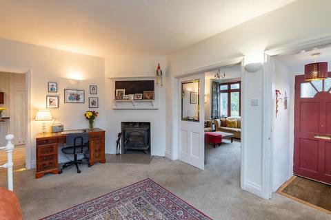 27 Deepdene Gardens, Dorking, RH4 2BH