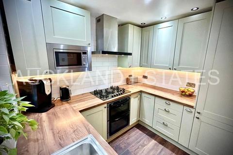 3 bedroom semi-detached house for sale, Wellesley Crescent, Potters Bar EN6