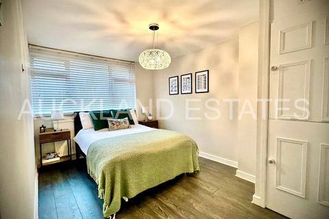 3 bedroom semi-detached house for sale, Wellesley Crescent, Potters Bar EN6
