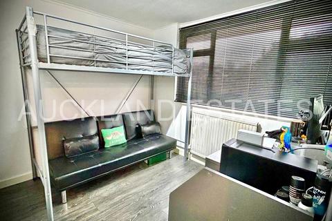 3 bedroom semi-detached house for sale, Wellesley Crescent, Potters Bar EN6