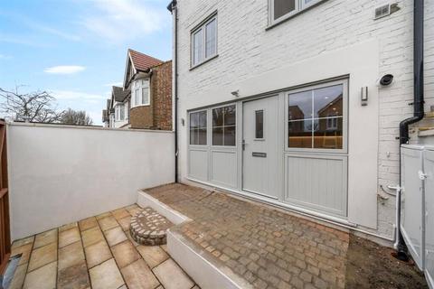 2 bedroom link detached house for sale, Hutton Grove, London, N12