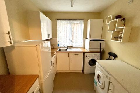 2 bedroom ground floor flat for sale, Quaker Lane, Waltham Abbey
