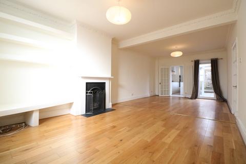 3 bedroom terraced house to rent, Goodhall Street, London NW10