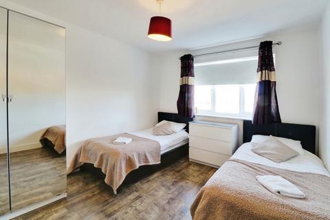 2 bedroom apartment to rent, Sutton Road, Southend-on-Sea, SS2