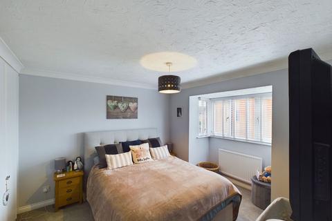 17 Cardew Drift, Kesgrave, Ipswich, IP5 2YP