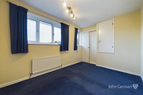 20 Edinburgh Way, Stretton, Burton-on-trent, DE13 0HR