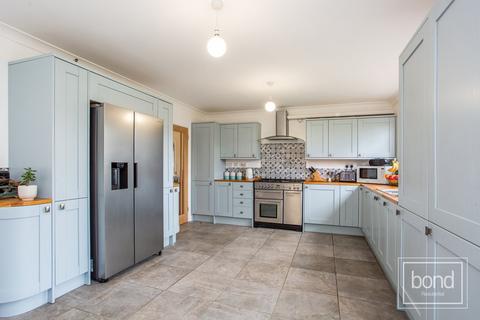 4 bedroom detached house for sale, Fir Tree Lane, Chelmsford CM3