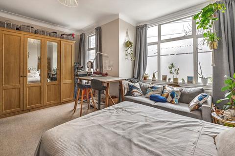 52 Pendle Road, London, SW16 6RU