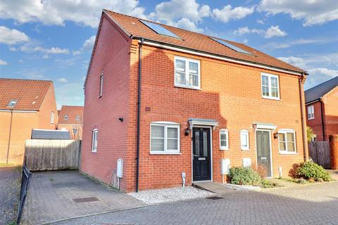 2 bedroom semi-detached house for sale, Daffodil Close, Cringleford NR4