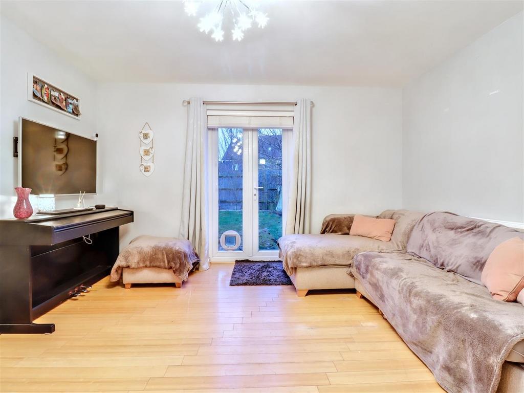 Sitting/dining room