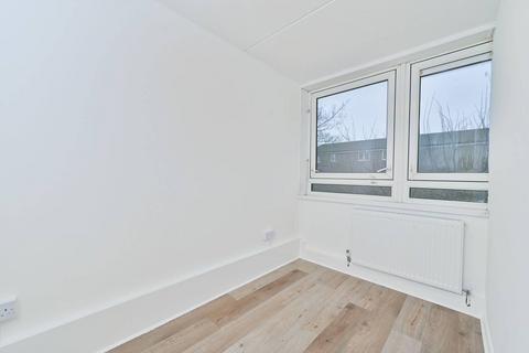 2 bedroom flat to rent, Six Acres Estate, London, N4 3PF, Finsbury Park, London, N4