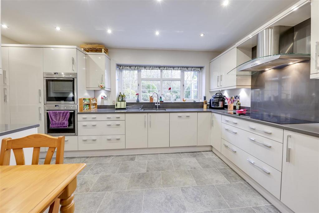 Kitchen Alt