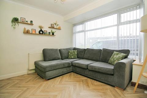 3 Ashby Crescent, Leeds, LS13 3AE