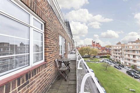 3 bedroom flat to rent, Barons Keep, London W14