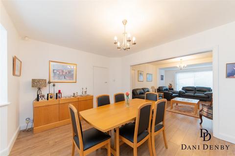 39 Broadhurst Avenue, Edgware, HA8 8TP