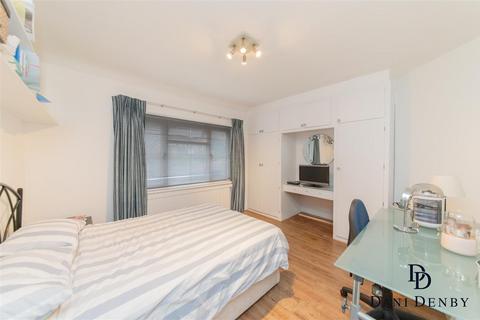 39 Broadhurst Avenue, Edgware, HA8 8TP