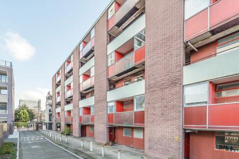 2 bedroom flat to rent, Golden Lane Estate, London EC1Y