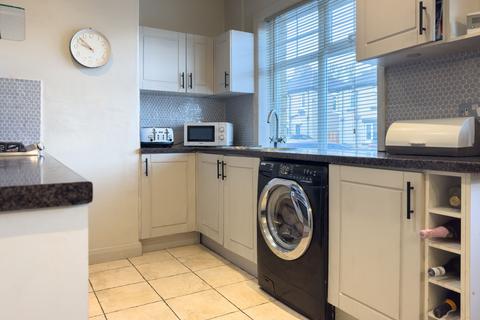 3 bedroom terraced house for sale, Well Grove, Hove Edge, HD6 2LT