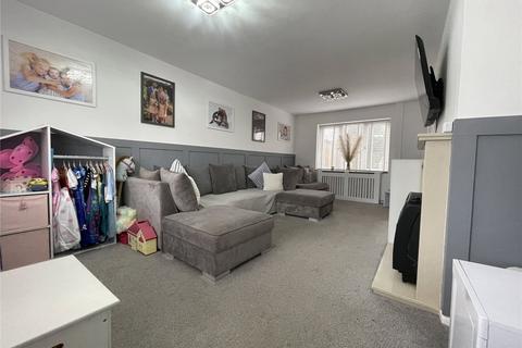 3 bedroom end of terrace house for sale, Canterbury Road, Kidderminster, Worcestershire, DY11