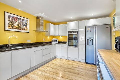 32 Chalfont Close, Cambridge, CB1 9NA