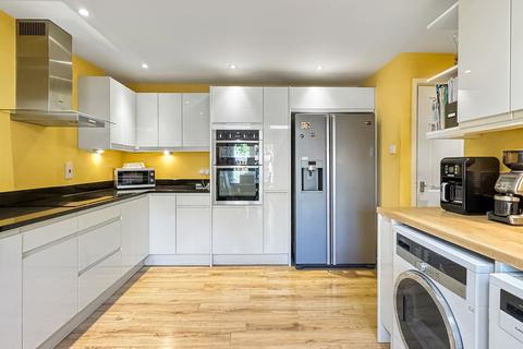32 Chalfont Close, Cambridge, CB1 9NA
