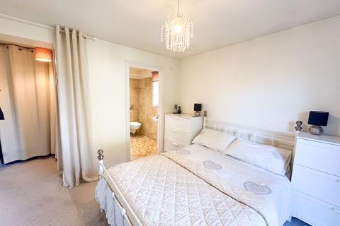 10 Bishopthorpe Road, Cleethorpes, DN35 0TA