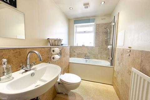 10 Bishopthorpe Road, Cleethorpes, DN35 0TA