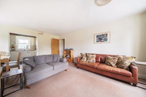 2 bedroom apartment to rent, Reris Grange Close, Godalming GU8