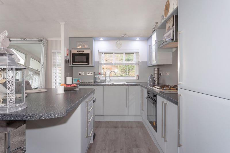 Lounge/diner/kitchen